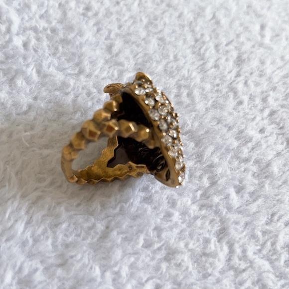 Authentic Gucci Strawberry Ring with white Crystal - Picture 3 of 13